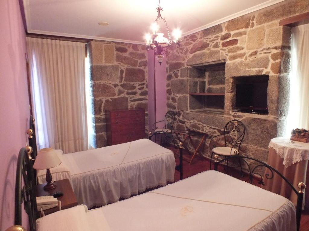 Hotel Pousada Vicente Risco Castro Caldelas Room photo
